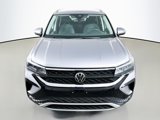 Used 2022 Volkswagen Taos SE image 2