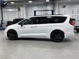New 2025 Chrysler Pacifica Limited image 2