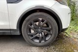 Used 2020 Land Rover Discovery HSE image 3