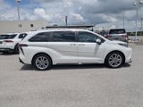 Used 2021 Toyota Sienna Platinum image 4