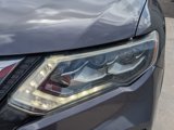 Used 2017 Nissan Rogue SL image 2