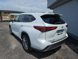 Used 2022 Toyota Highlander Platinum image 3