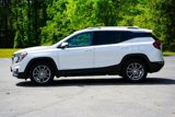Used 2022 GMC Terrain SLT image 3