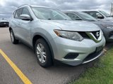 Used 2016 Nissan Rogue SV image 2
