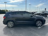 Used 2022 Volkswagen Taos SE w/ Panoramic Sunroof Package image 4