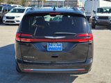Used 2022 Chrysler Pacifica Touring-L image 3