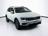 Used 2020 Volkswagen Tiguan SE w/ Panoramic Sunroof Package image 3