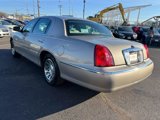 Used 2000 Lincoln Town Car Signature image 3
