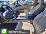 Used 2017 Ford Fusion SE image 2