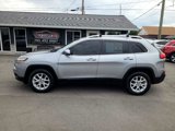 Used 2017 Jeep Cherokee Latitude w/ Cold Weather Group image 2