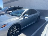 Used 2020 Toyota Camry SE image 2