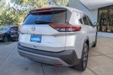 Used 2022 Nissan Rogue SV image 2