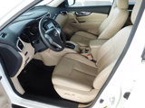 Used 2016 Nissan Rogue SL w/ SL Premium Package image 4