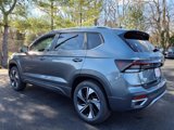New 2025 Volkswagen Taos SE image 3