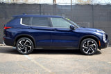 Used 2023 Mitsubishi Outlander SE image 2