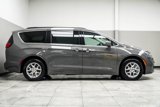 Used 2022 Chrysler Pacifica Touring-L image 6