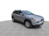 Used 2017 Jeep Cherokee Limited image 2