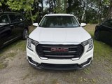 Used 2023 GMC Terrain SLE w/ Driver Convenience Package image 2