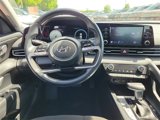 Used 2022 Hyundai Elantra SEL w/ Convenience Package image 2