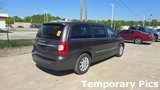 Used 2016 Chrysler Town & Country Touring image 3