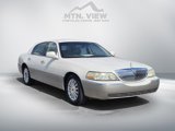 Used 2003 Lincoln Town Car Signature image 2