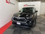 Used 2021 Toyota Highlander XLE image 2