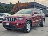 Used 2017 Jeep Grand Cherokee Laredo image 4
