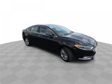 Used 2017 Ford Fusion SE w/ Fusion SE Technology Package image 2