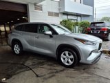Used 2022 Toyota Highlander LE image 4