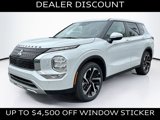 New 2024 Mitsubishi Outlander SE image 3