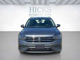 Used 2024 Volkswagen Tiguan SE image 2
