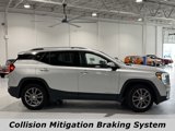 Used 2022 GMC Terrain SLT image 2