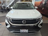 Certified 2022 Volkswagen Taos SE image 3