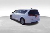 New 2025 Chrysler Pacifica Select image 5