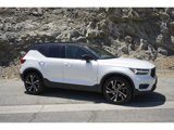 Used 2019 Volvo XC40 T4 R-Design image 2
