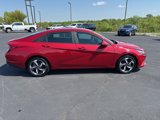 Used 2023 Hyundai Elantra SEL w/ Convenience Package image 2