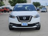 Used 2019 Nissan Kicks SR w/ SR Premium Package image 3