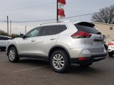 Used 2018 Nissan Rogue SV w/ Premium Package image 4