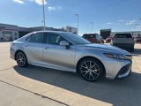 Used 2024 Toyota Camry SE image 2