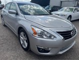 Used 2015 Nissan Altima 2.5 SV image 2