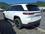 Used 2023 Jeep Grand Cherokee Limited w/ Black Appearance Package image 5