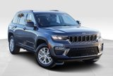 Used 2023 Jeep Grand Cherokee Limited image 2