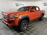 Used 2016 Toyota Tacoma TRD Sport image 2