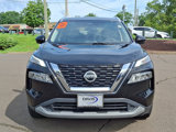 Used 2021 Nissan Rogue SV image 2