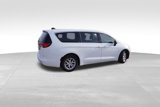 Certified 2022 Chrysler Voyager LX image 5