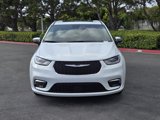 Used 2023 Chrysler Pacifica Limited image 3