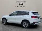 Used 2022 BMW X5 xDrive40i w/ Premium Package image 3