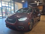 Used 2023 Chrysler Pacifica Touring-L image 4