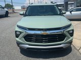 Used 2025 Chevrolet TrailBlazer LT image 2