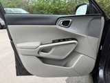 Used 2022 Kia Soul LX image 5